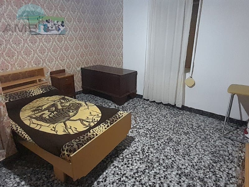 5 bedroom Townhouse for sale in Castell de Castells with garage - € 160,000 (Ref: 9412563)