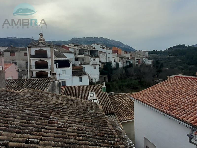 5 bedroom Townhouse for sale in Castell de Castells with garage - € 160,000 (Ref: 9412563)
