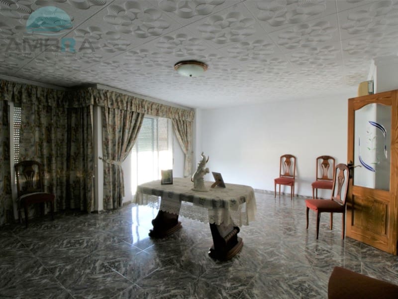 Chalet de 7 habitaciones en Pego en venta - 300.000 € (Ref: 9412571)