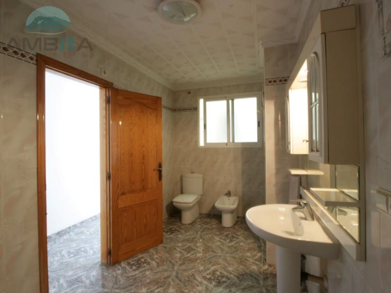 Chalet de 7 habitaciones en Pego en venta - 300.000 € (Ref: 9412571)