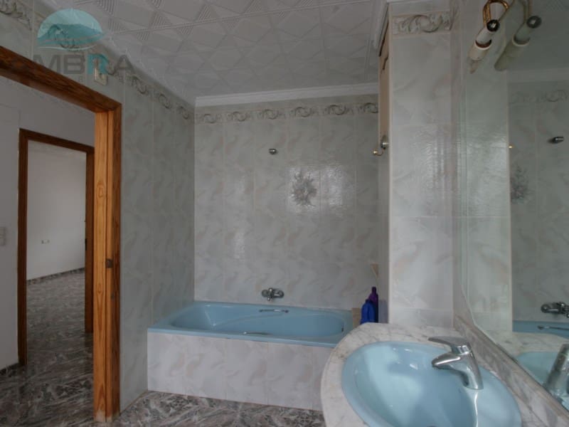 Chalet de 7 habitaciones en Pego en venta - 300.000 € (Ref: 9412571)