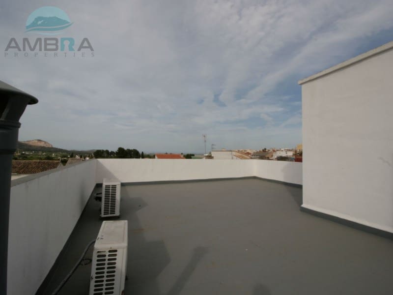 Chalet de 7 habitaciones en Pego en venta - 300.000 € (Ref: 9412571)