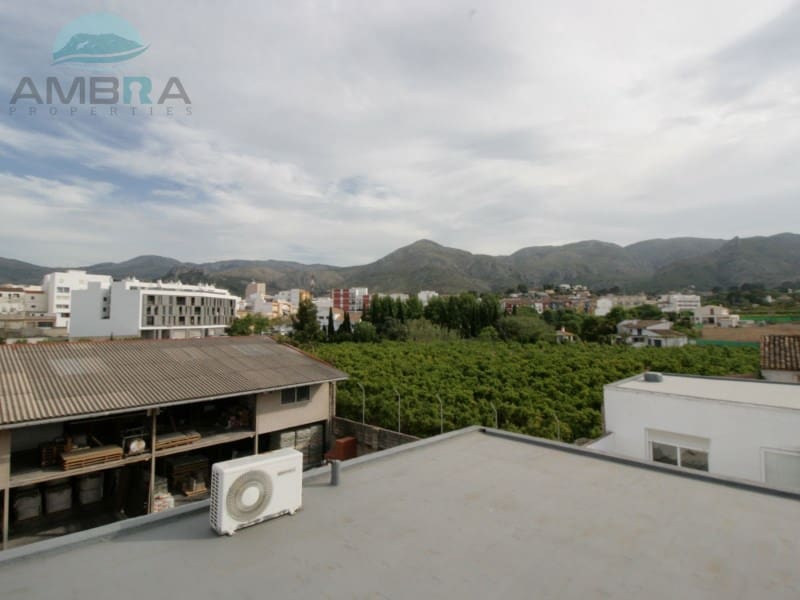 Chalet de 7 habitaciones en Pego en venta - 300.000 € (Ref: 9412571)