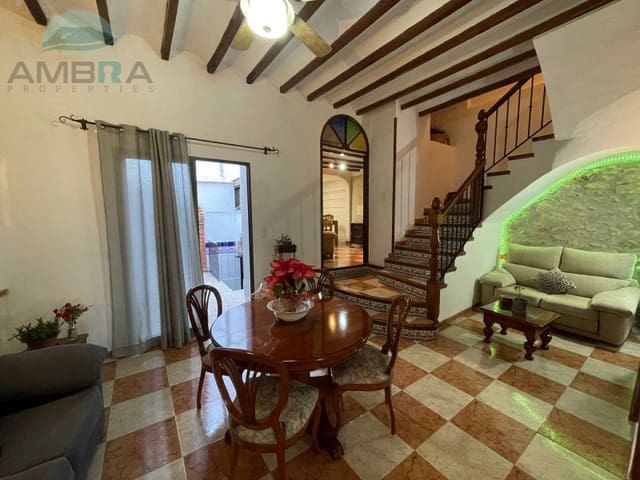 Casa de 4 habitaciones en Pego en venta - 230.000 € (Ref: 9475554)