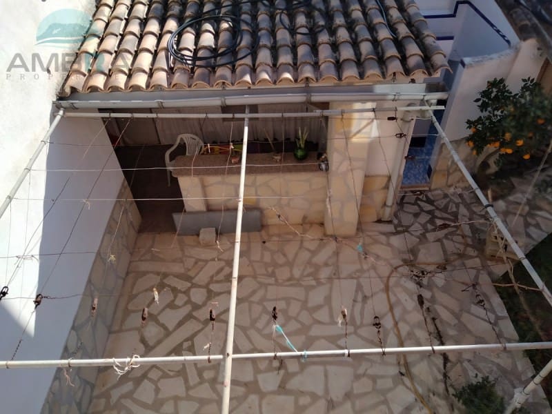 4 bedroom Villa for sale in Oliva with garage - € 380,000 (Ref: 9491472)