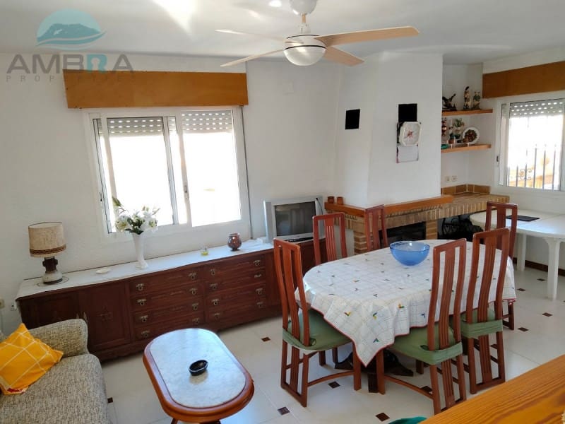 4 bedroom Villa for sale in Oliva with garage - € 380,000 (Ref: 9491472)