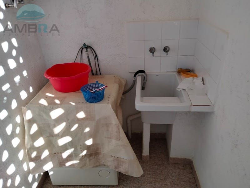 4 bedroom Villa for sale in Oliva with garage - € 380,000 (Ref: 9491472)