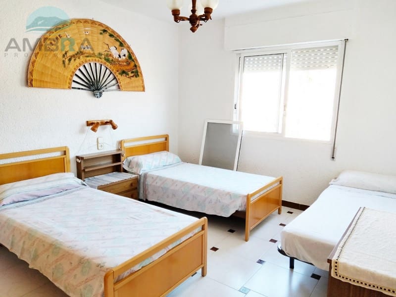 4 bedroom Villa for sale in Oliva with garage - € 380,000 (Ref: 9491472)