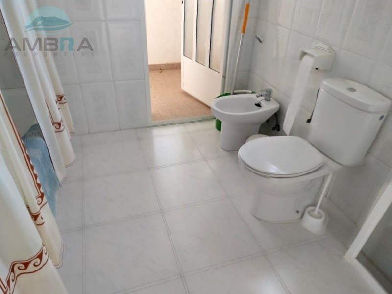 4 bedroom Villa for sale in Oliva with garage - € 380,000 (Ref: 9491472)