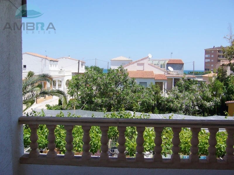 4 bedroom Villa for sale in Oliva with garage - € 380,000 (Ref: 9491472)
