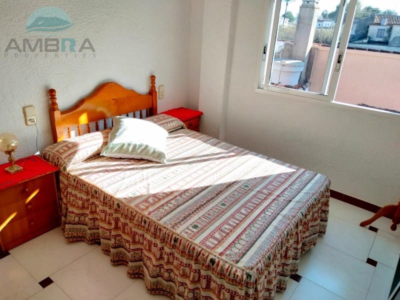 4 bedroom Villa for sale in Oliva with garage - € 380,000 (Ref: 9491472)