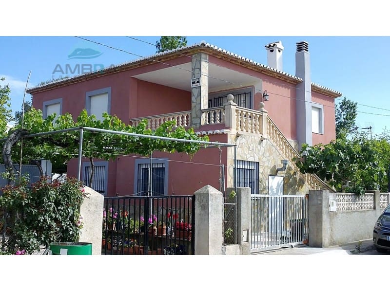 4 bedroom Villa for sale in Oliva with garage - € 380,000 (Ref: 9491472)