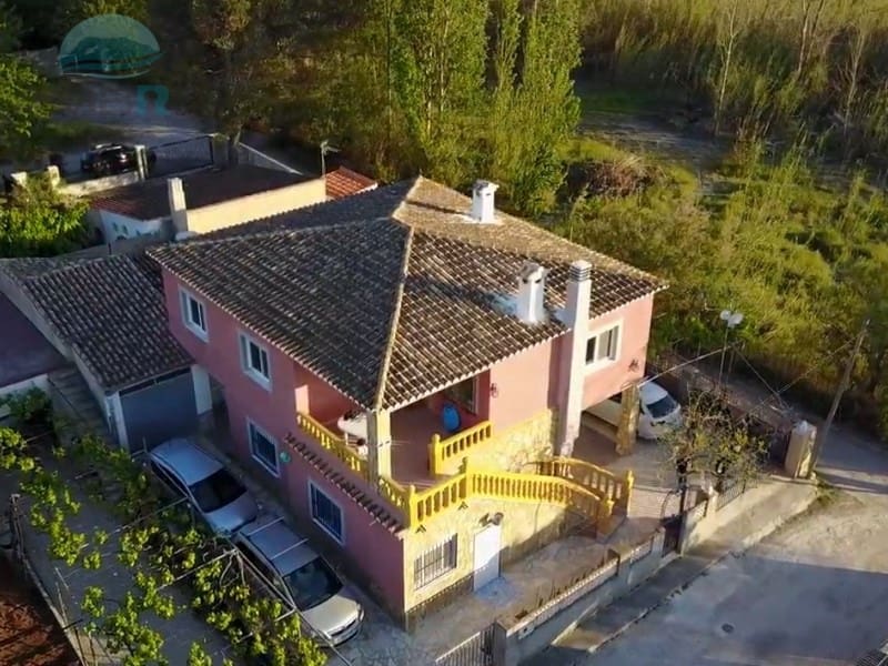 4 bedroom Villa for sale in Oliva with garage - € 380,000 (Ref: 9491472)