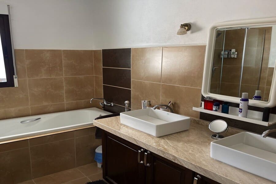 4 bedroom Finca/Country House for sale in Huescar with pool garage - € 275,000 (Ref: 10009705)