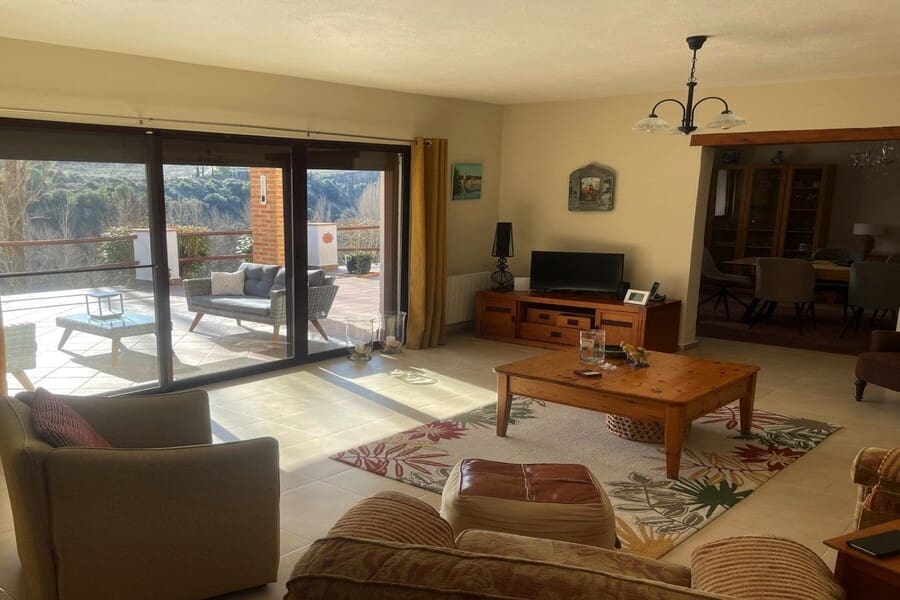 4 bedroom Finca/Country House for sale in Huescar with pool garage - € 275,000 (Ref: 10009705)