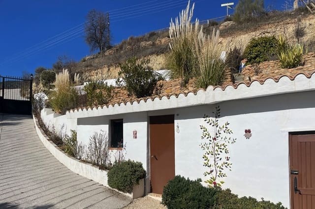 4 bedroom Finca/Country House for sale in Huéscar with pool garage - € 275,000 (Ref: 10009705)