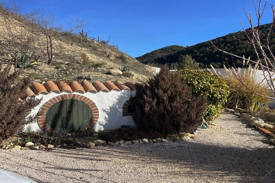 4 bedroom Finca/Country House for sale in Huescar with pool garage - € 275,000 (Ref: 10009705)