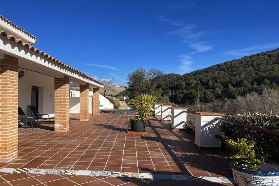 4 bedroom Finca/Country House for sale in Huescar with pool garage - € 275,000 (Ref: 10009705)