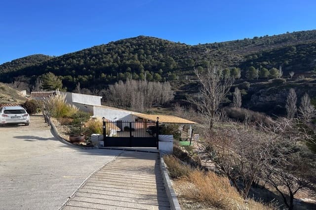4 bedroom Finca/Country House for sale in Huéscar with pool garage - € 275,000 (Ref: 10009705)