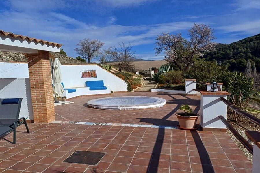 4 bedroom Finca/Country House for sale in Huescar with pool garage - € 275,000 (Ref: 10009705)
