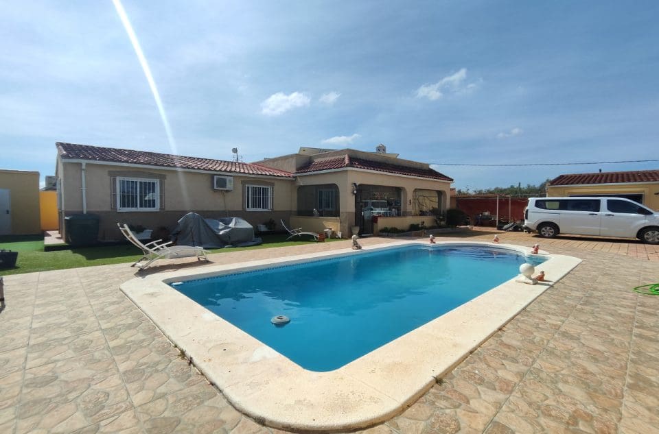 3 Zimmer Haus zu verkaufen in Fortuna mit Pool Garage - 279.000 € (Ref: 10013905)