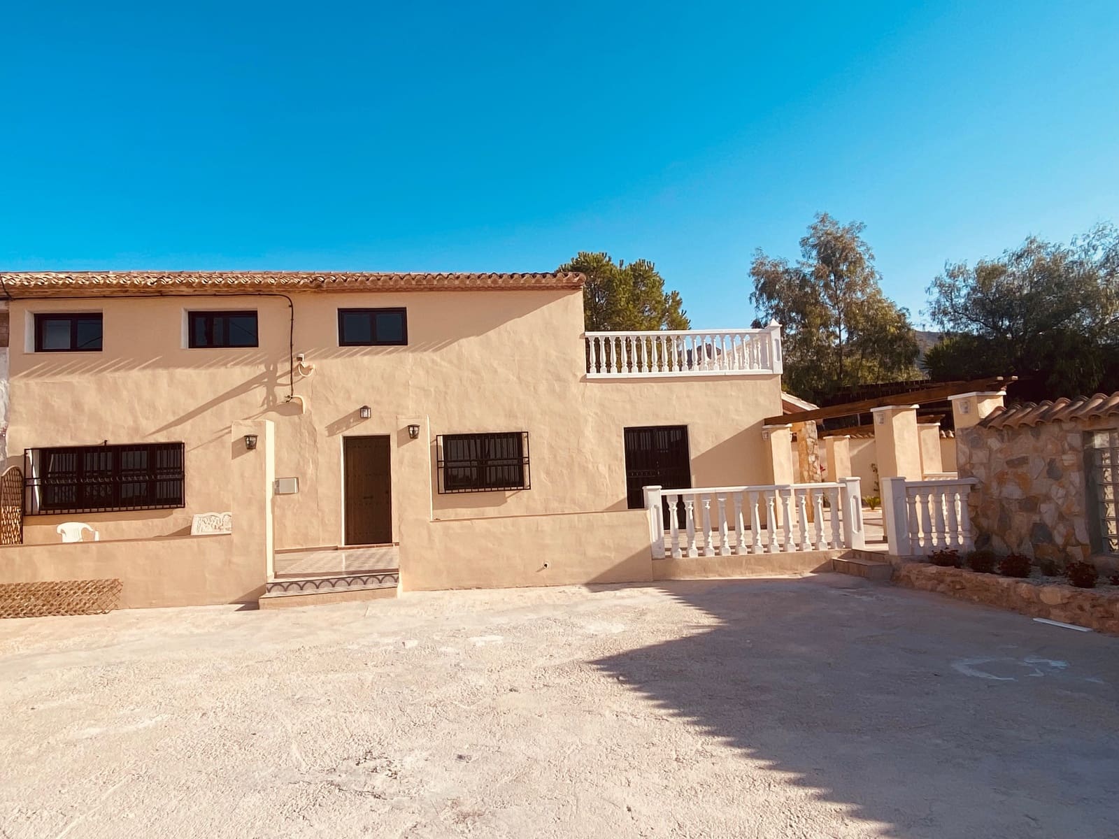 6 soveværelse Villa til salg i Barinas med swimmingpool garage - € 471.950 (Ref: 10014746)