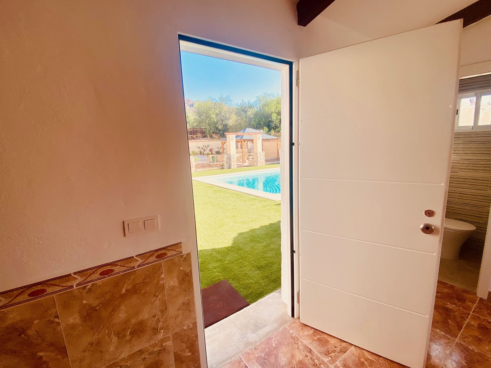 6 soveværelse Villa til salg i Barinas med swimmingpool garage - € 471.950 (Ref: 10014746)