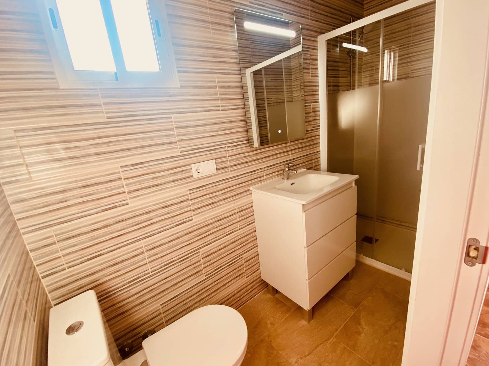 6 soveværelse Villa til salg i Barinas med swimmingpool garage - € 471.950 (Ref: 10014746)