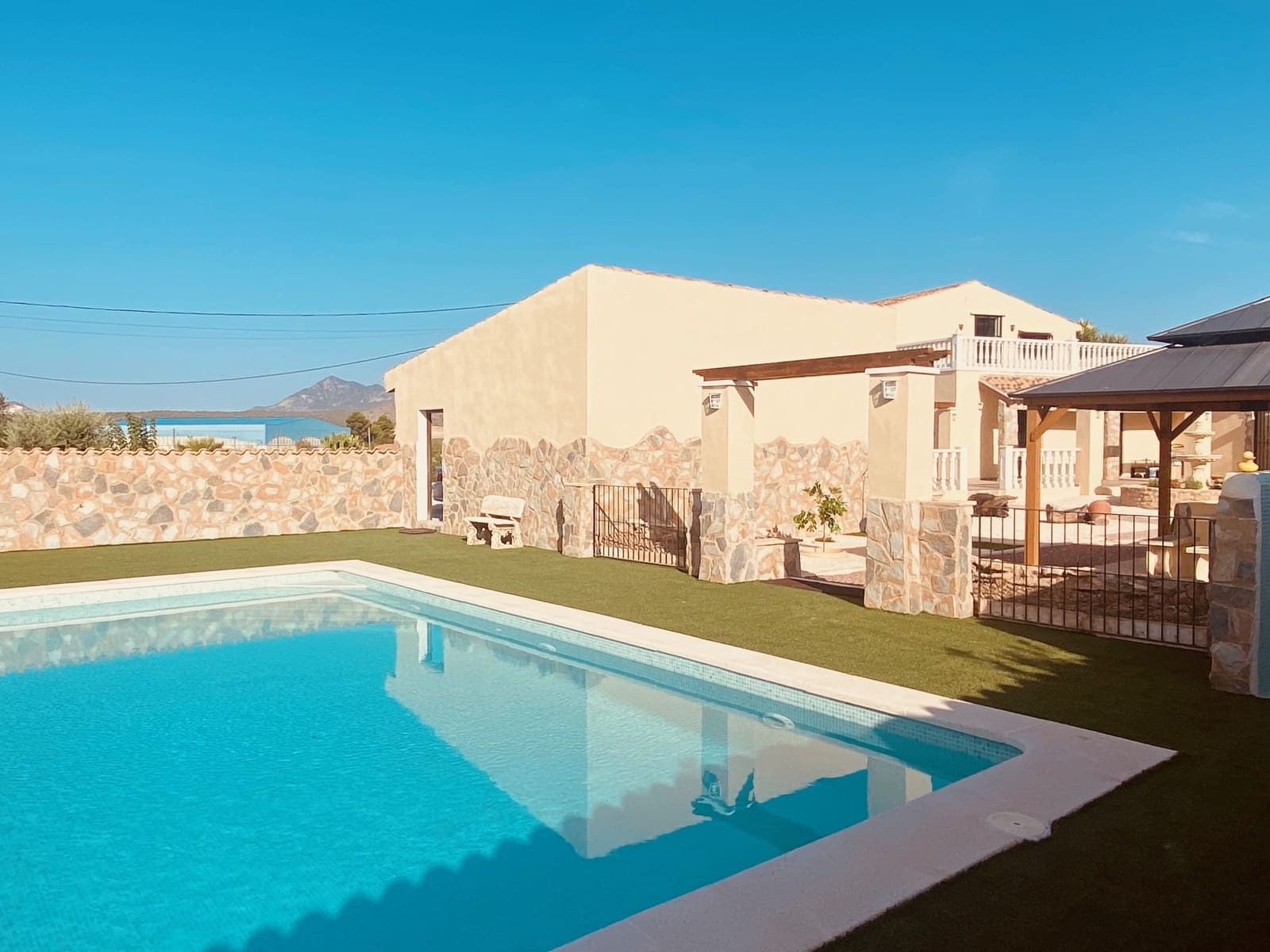 6 soveværelse Villa til salg i Barinas med swimmingpool garage - € 471.950 (Ref: 10014746)