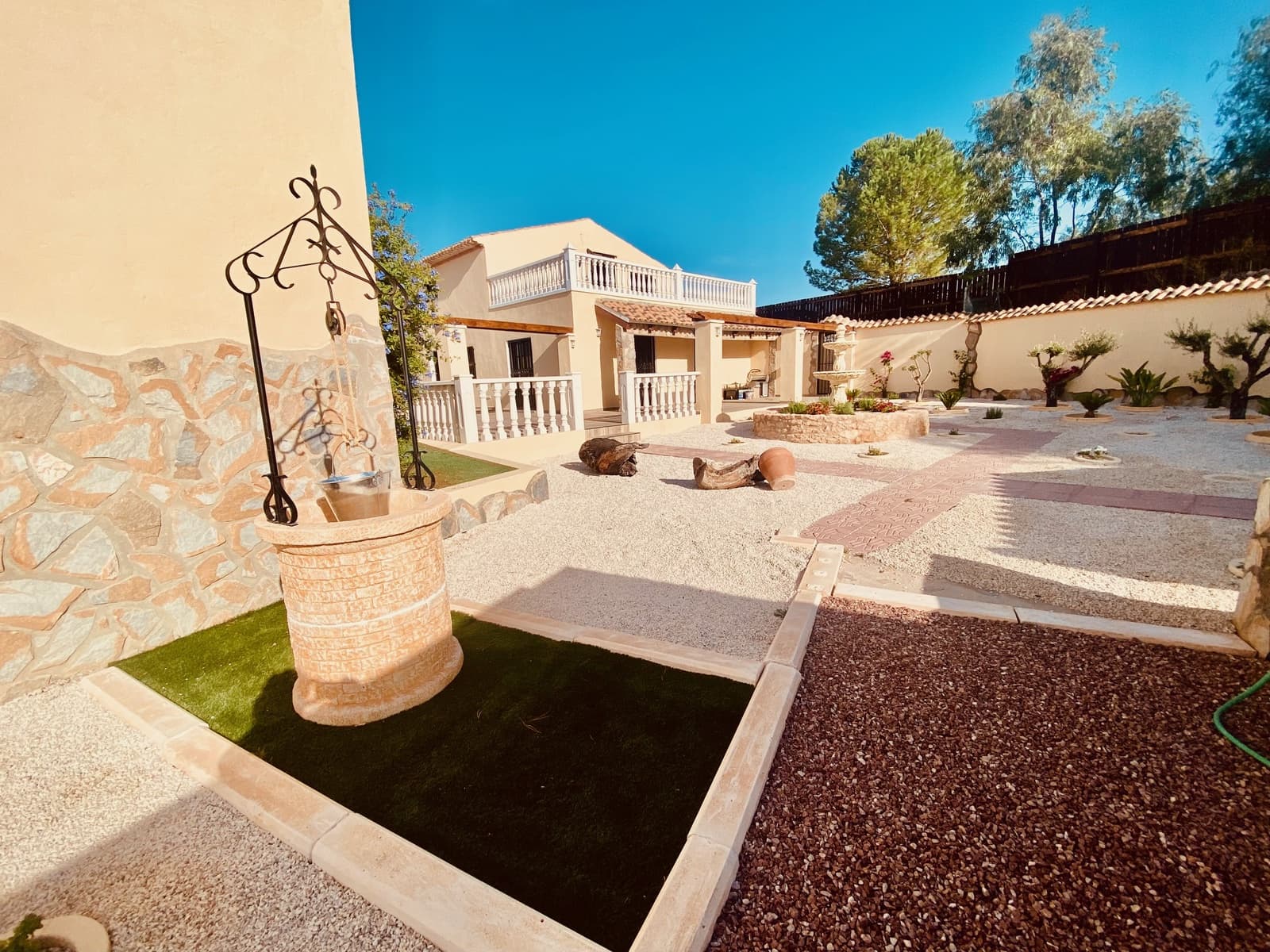 6 soveværelse Villa til salg i Barinas med swimmingpool garage - € 471.950 (Ref: 10014746)