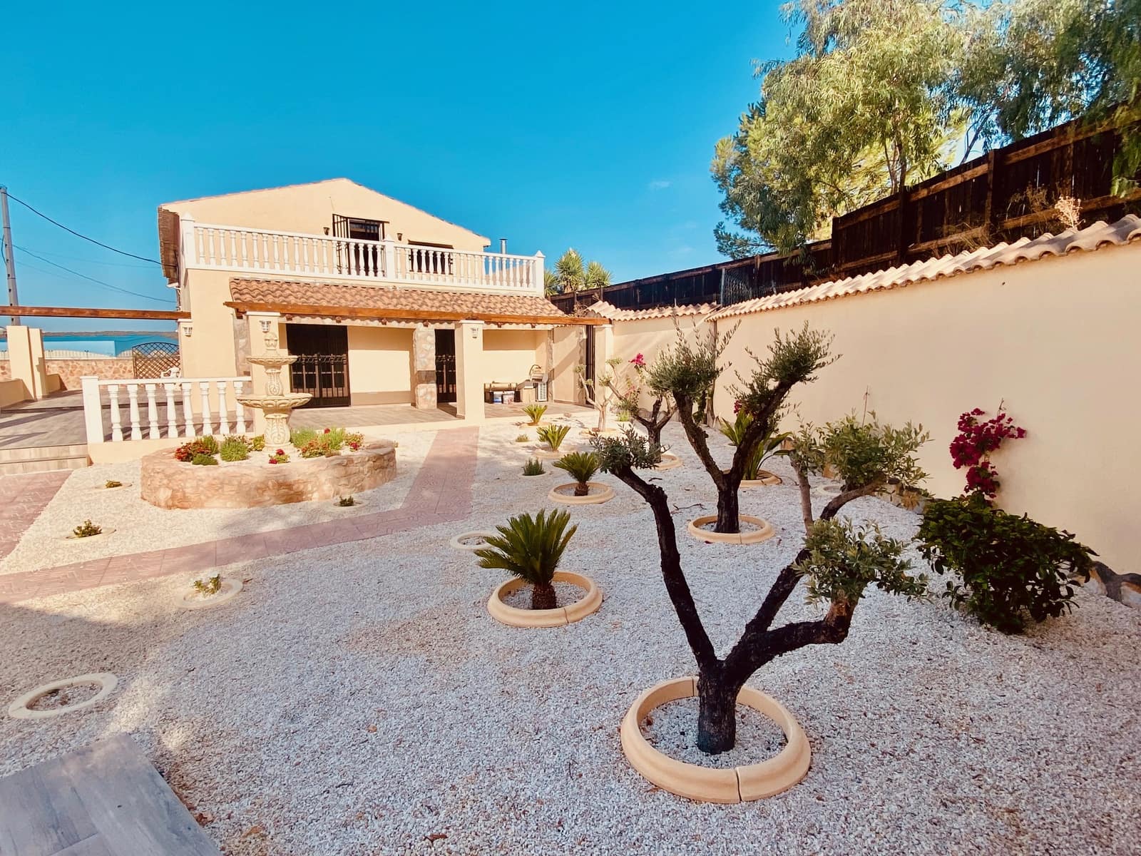 6 soveværelse Villa til salg i Barinas med swimmingpool garage - € 471.950 (Ref: 10014746)