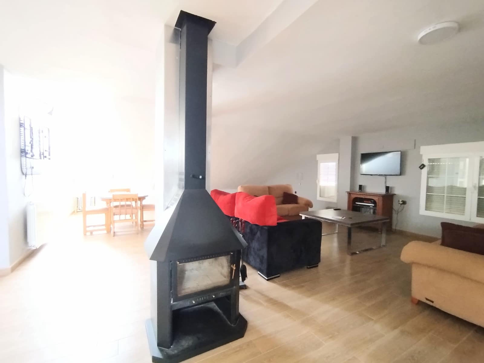 4 bedroom Villa for sale in Yecla with pool garage - € 685,000 (Ref: 10029865)