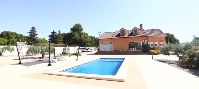 4 bedroom Villa for sale in Yecla with pool garage - € 685,000 (Ref: 10029865)
