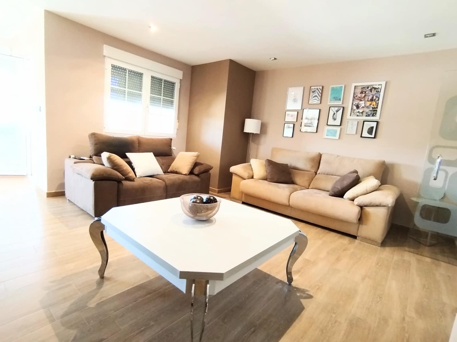 4 bedroom Villa for sale in Yecla with pool garage - € 685,000 (Ref: 10029865)