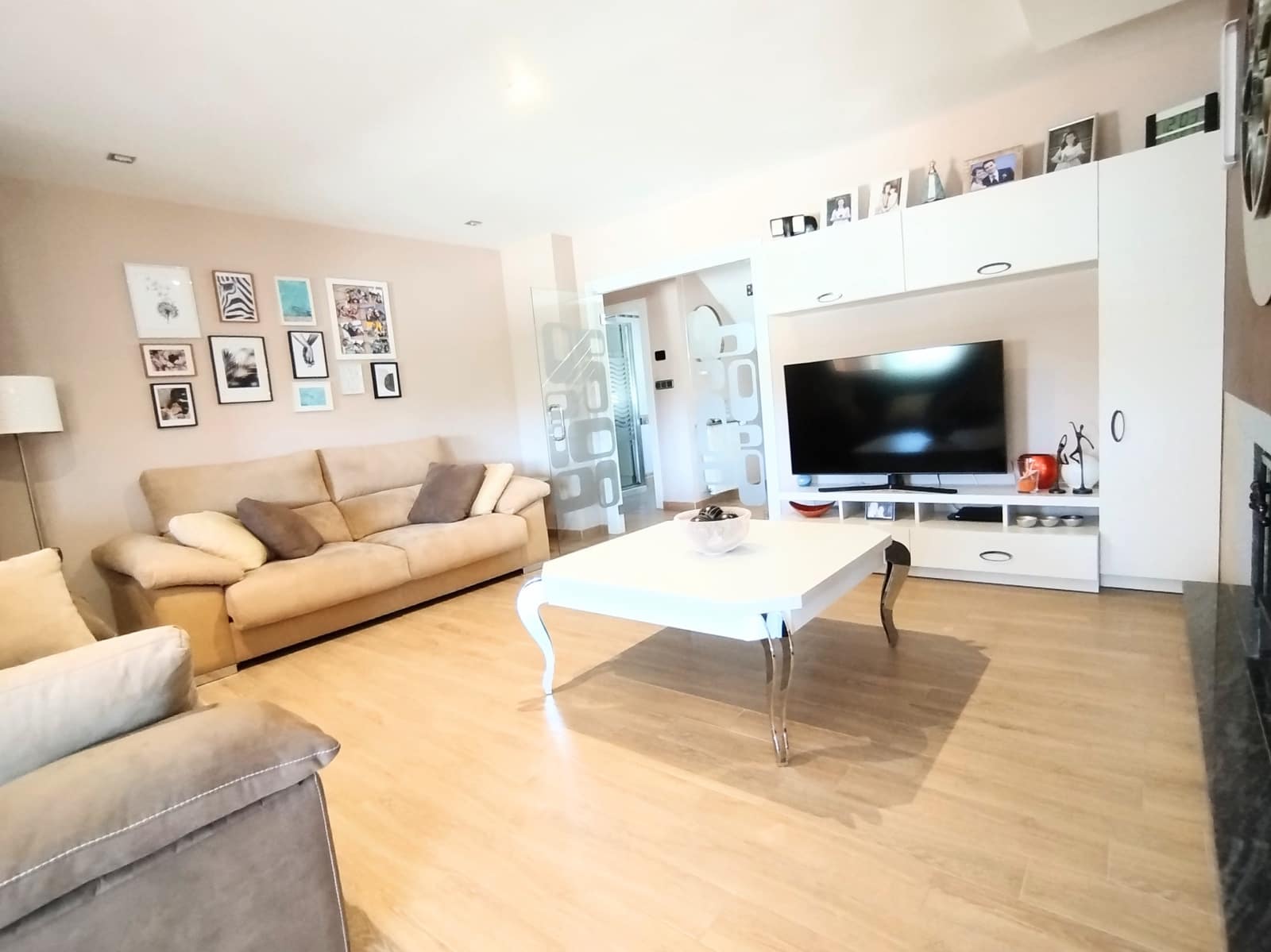 4 bedroom Villa for sale in Yecla with pool garage - € 685,000 (Ref: 10029865)