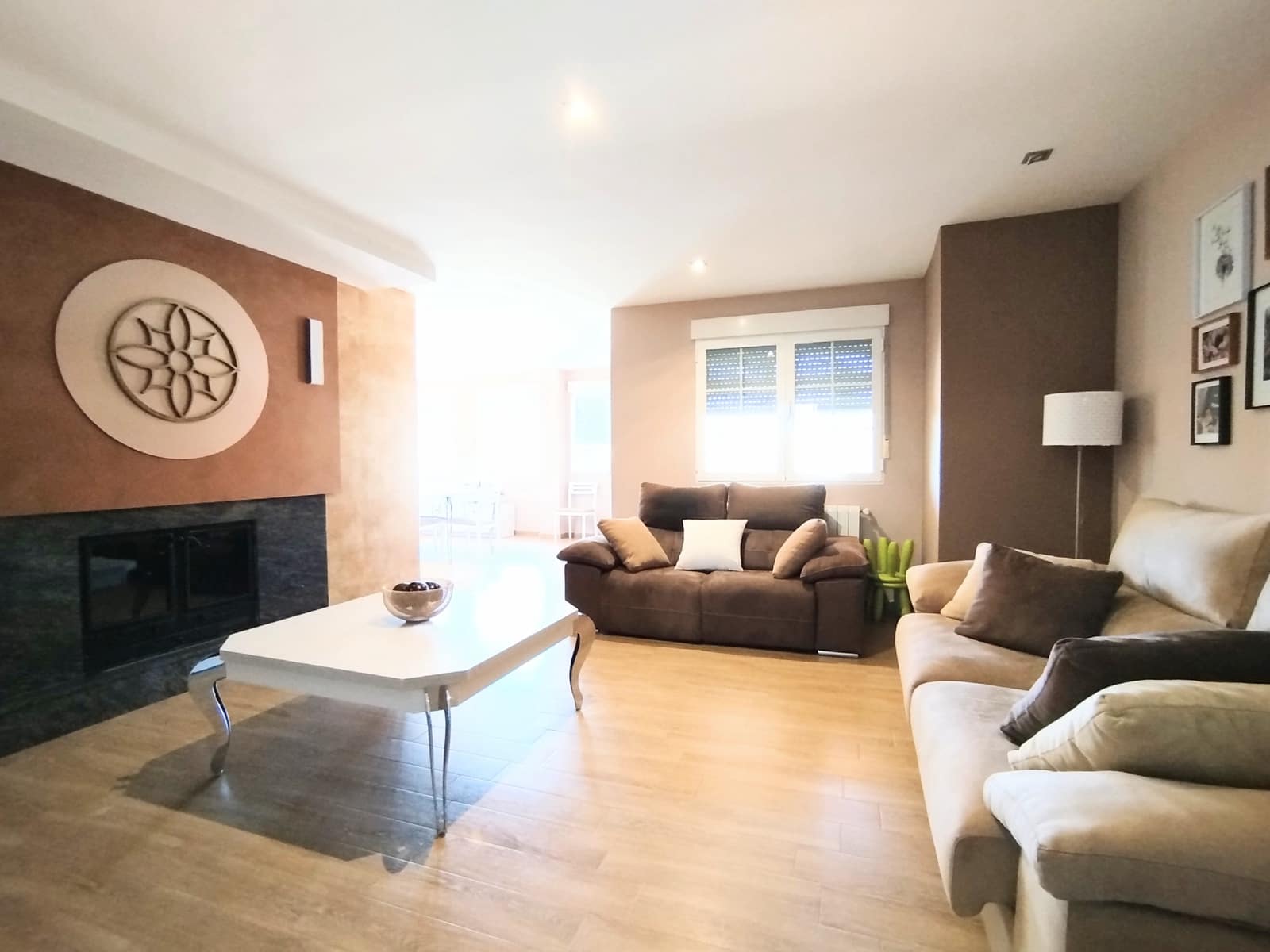 4 bedroom Villa for sale in Yecla with pool garage - € 685,000 (Ref: 10029865)