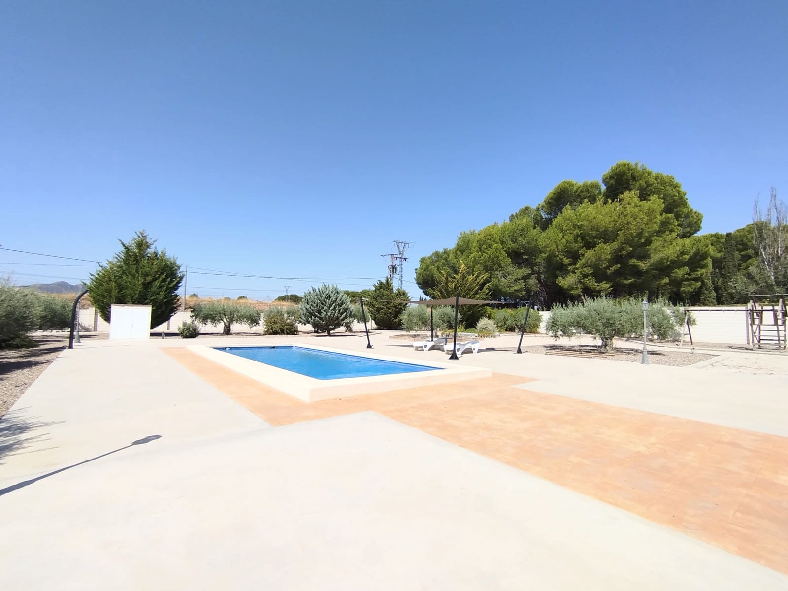 4 bedroom Villa for sale in Yecla with pool garage - € 685,000 (Ref: 10029865)