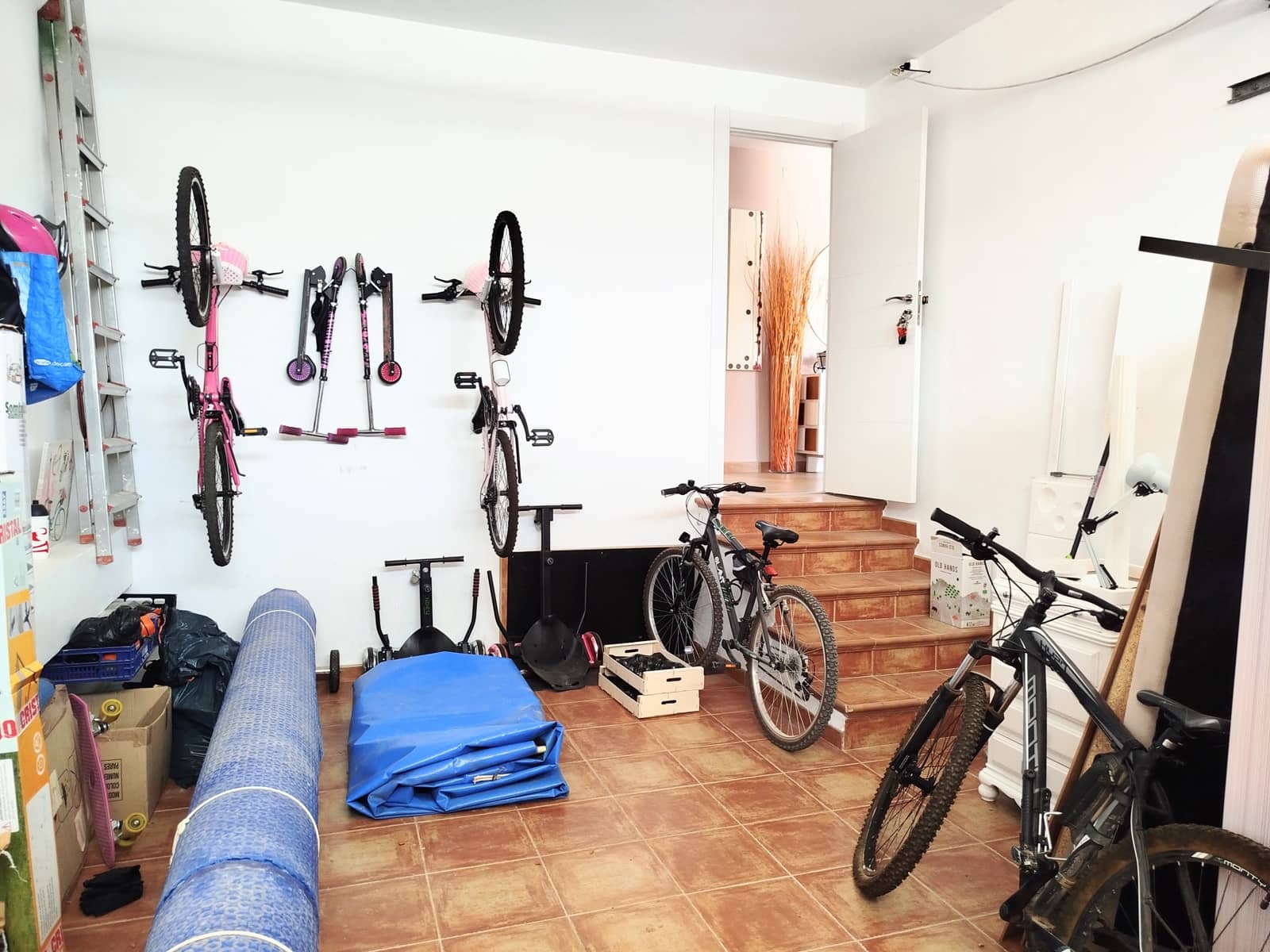 4 bedroom Villa for sale in Yecla with pool garage - € 685,000 (Ref: 10029865)
