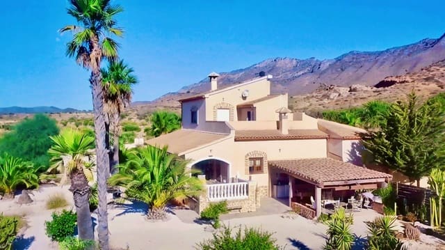 4 camera da letto Villa in vendita in Hondón de las Nieves con piscina garage - 545.000 € (Rif: 10047575)