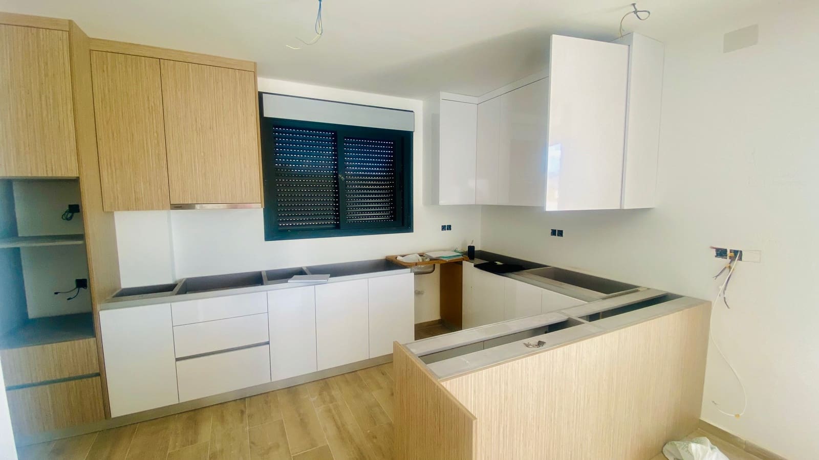 3 makuuhuone Huvila myytävänä paikassa Abanilla mukana uima-altaan - 359 950 € (Ref: 10071024)