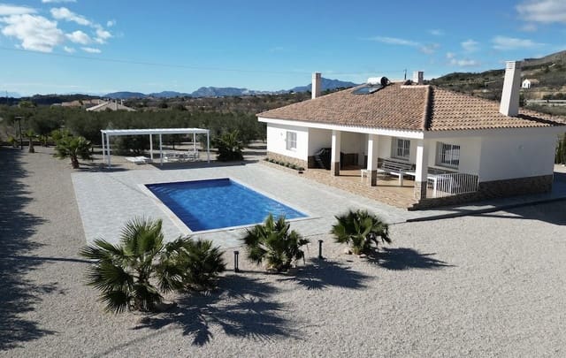 3 sypialnia Willa na sprzedaż w Cañada del Trigo, Pinoso z basenem garażem - 385 000 € (Ref: 10098762)