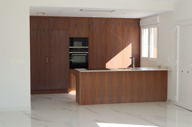 3 quarto Casa de Caverna para venda em Pinoso com piscina garagem - 320 000 € (Ref: 7540614)