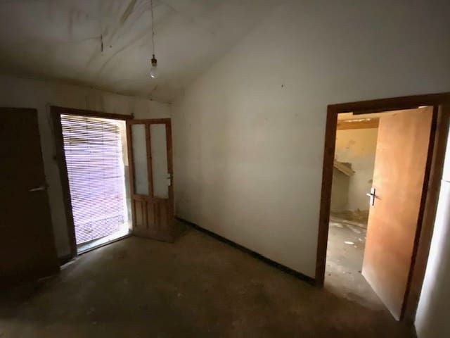 2 slaapkamer Huis te koop in Pinoso - € 55.000 (Ref: 8085539)