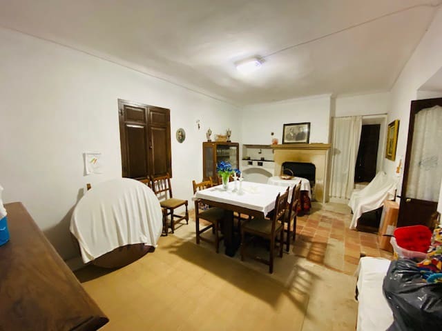 8 soveværelse Semi-Rækkehus til salg i Pinoso - € 205.000 (Ref: 8207030)