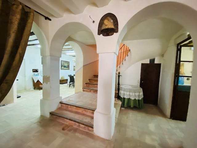 8 soveværelse Semi-Rækkehus til salg i Pinoso - € 205.000 (Ref: 8207030)