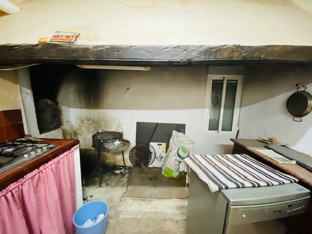 8 soveværelse Semi-Rækkehus til salg i Pinoso - € 205.000 (Ref: 8207030)