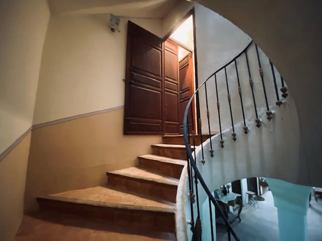 8 soveværelse Semi-Rækkehus til salg i Pinoso - € 205.000 (Ref: 8207030)