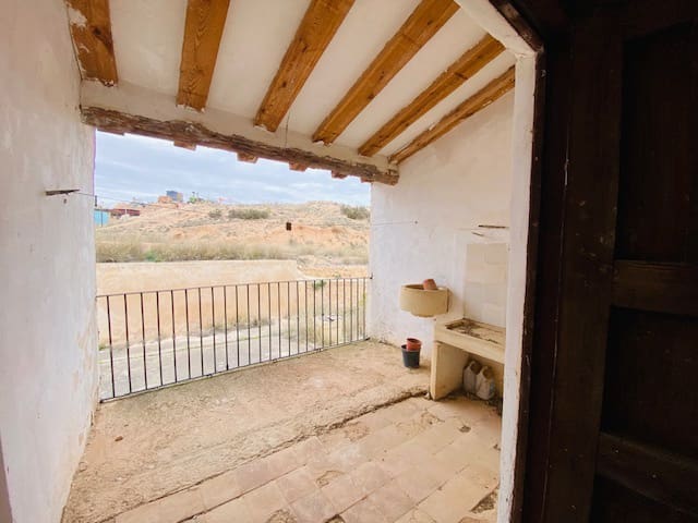 8 soveværelse Semi-Rækkehus til salg i Pinoso - € 205.000 (Ref: 8207030)