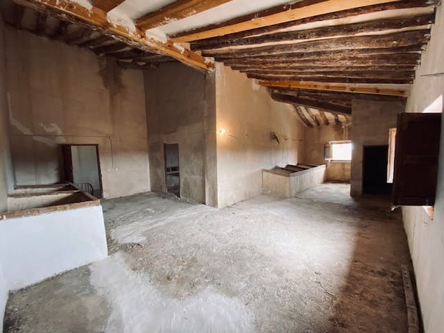 8 soveværelse Semi-Rækkehus til salg i Pinoso - € 205.000 (Ref: 8207030)