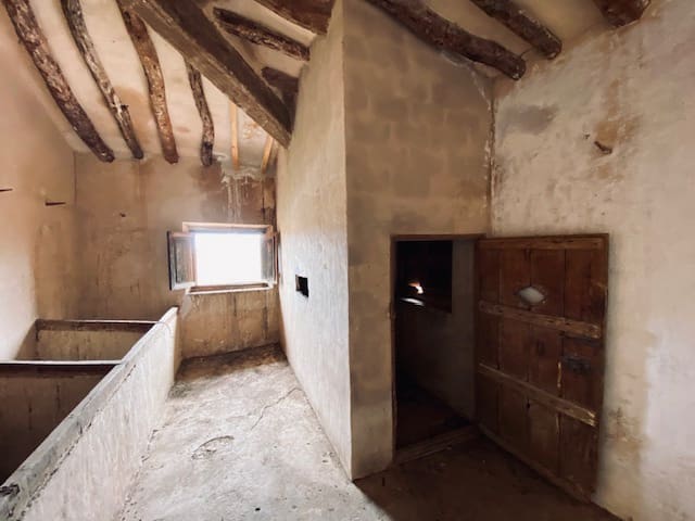 8 soveværelse Semi-Rækkehus til salg i Pinoso - € 205.000 (Ref: 8207030)